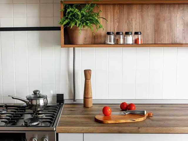 5 مزیت استفاده از چوب در آشپزخانه