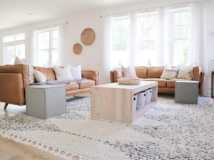 از مبل های یکسان استفاده کنید