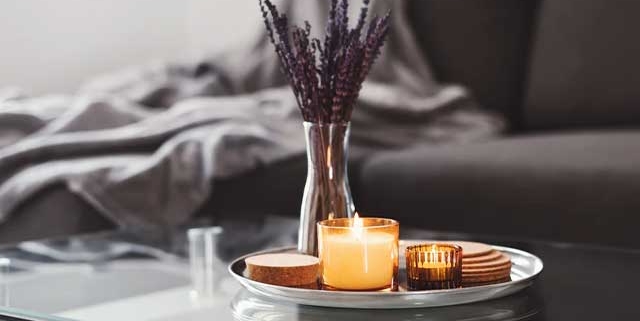 ۸ روش برای استفاده از شمعها جهت بهبود طراحی داخلی منزل شما