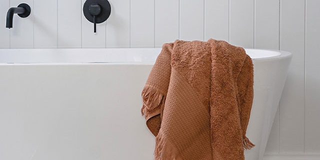 بهترین انواع پنل‌های دیواری حمام کدام‌اند؟