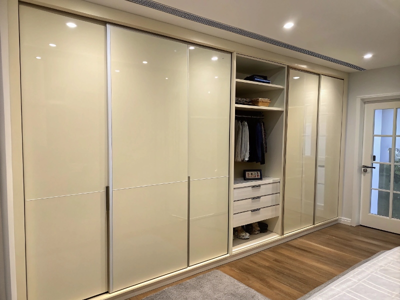 رطوبت کمد دیواری